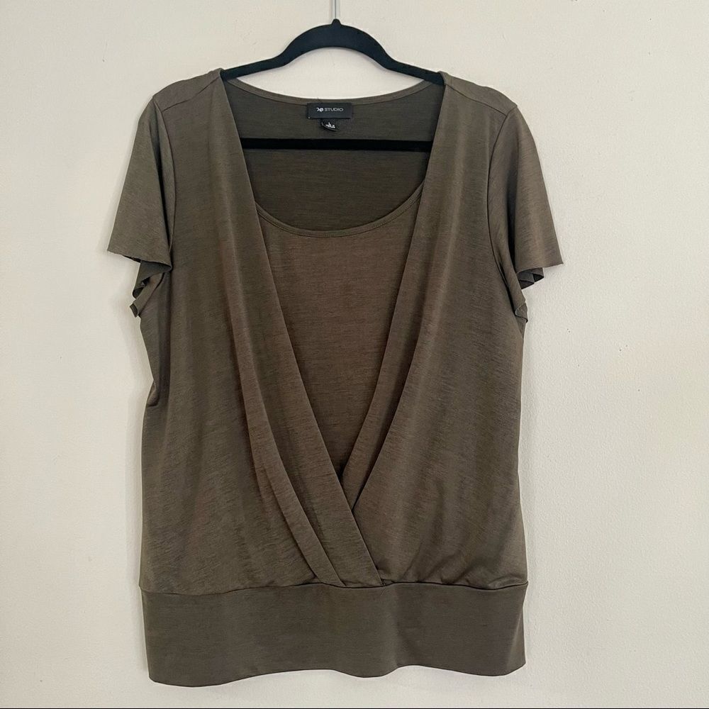 Women's AB Studio Olive Scoopneck Crossover Front Short-Sleeve Top Size Large